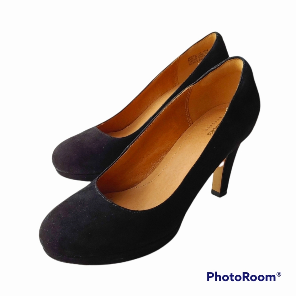 EUC Clarks Black Suede Hill Artisan platform 7M